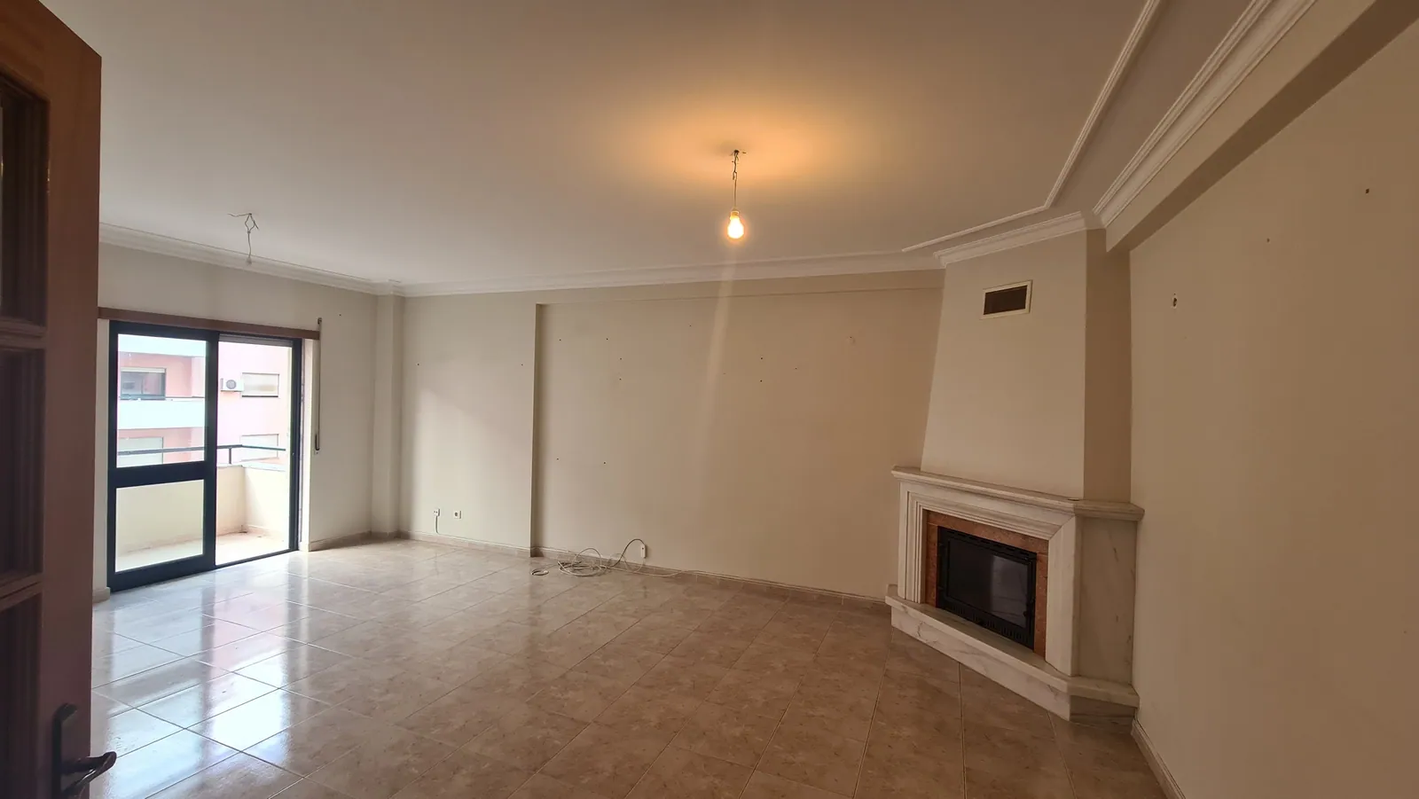 Sala, outro ângulo, antes da obra, Lavradio