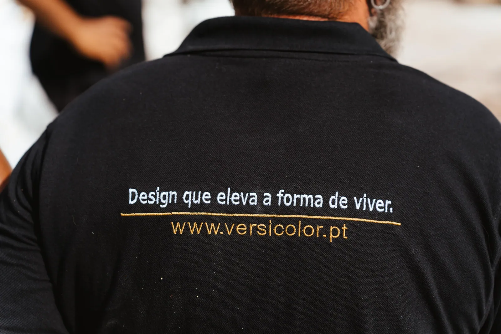 Costas do pólo da equipa.